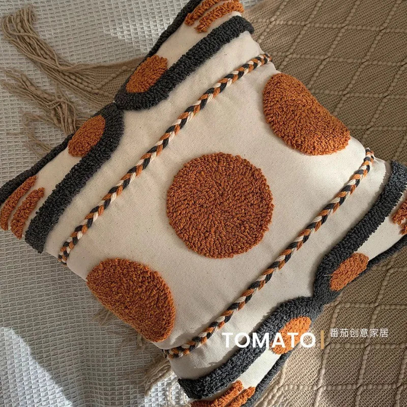 Capa de Almofada Boho Geométrica Bordada com Pompom – Decoração Personalizada para Sofá e Sala de Estar