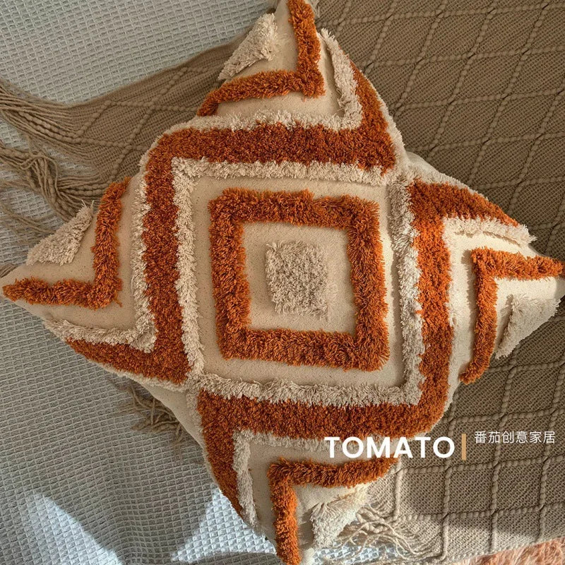 Capa de Almofada Boho Geométrica Bordada com Pompom – Decoração Personalizada para Sofá e Sala de Estar