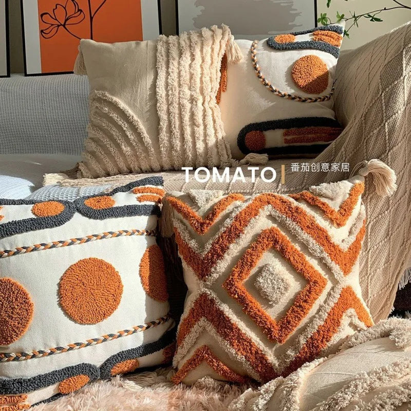 Capa de Almofada Boho Geométrica Bordada com Pompom – Decoração Personalizada para Sofá e Sala de Estar